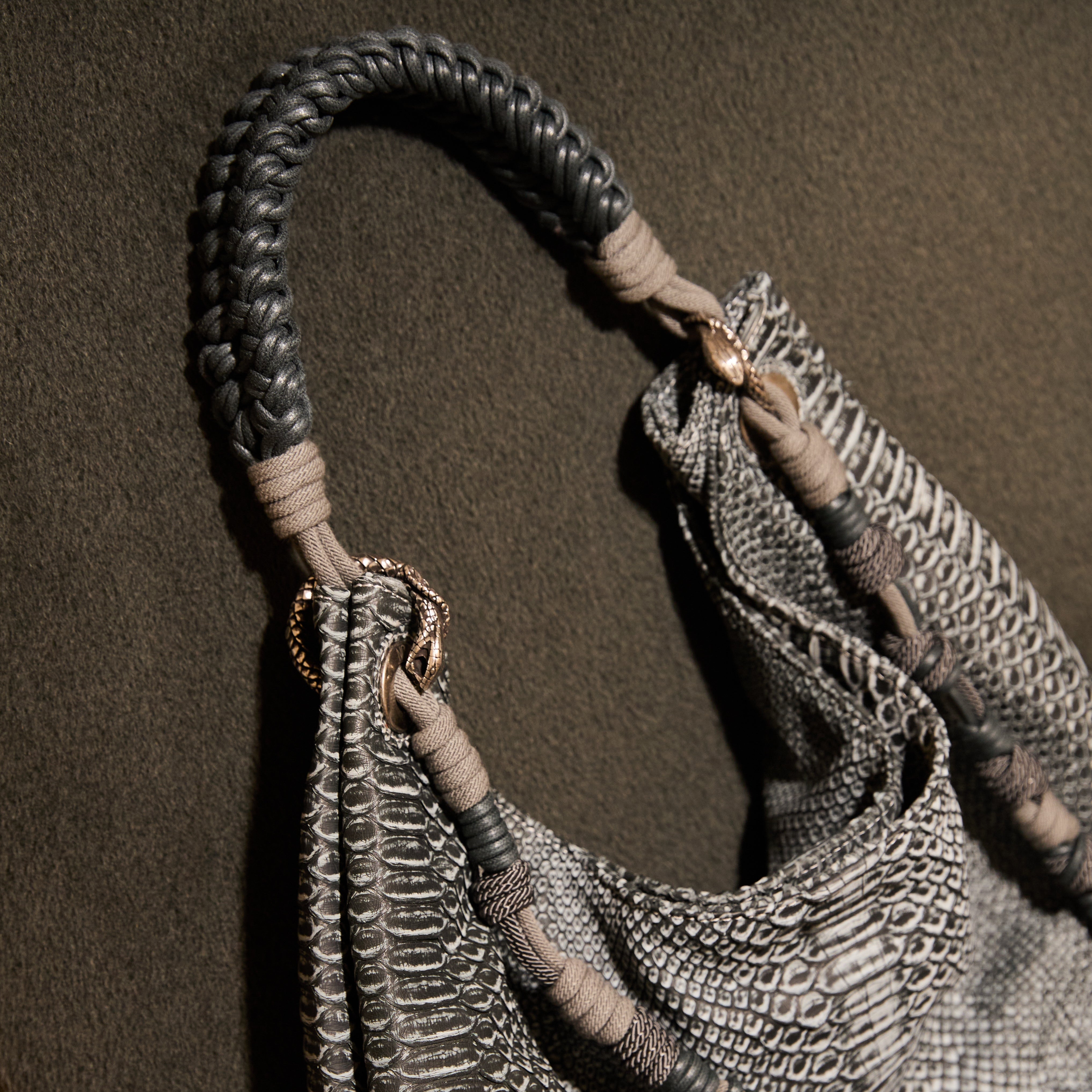 REDANG L GRIS OSCURO STONE