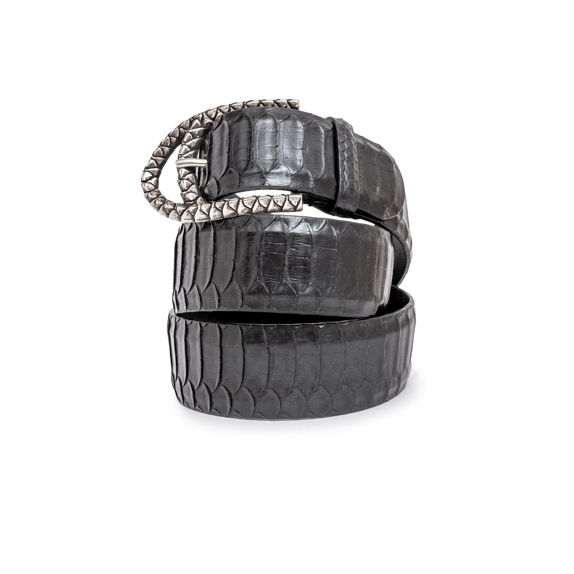 CINTURÓN NEGRO ESCAMA CENTRAL BÁSICA PLATA 4CM