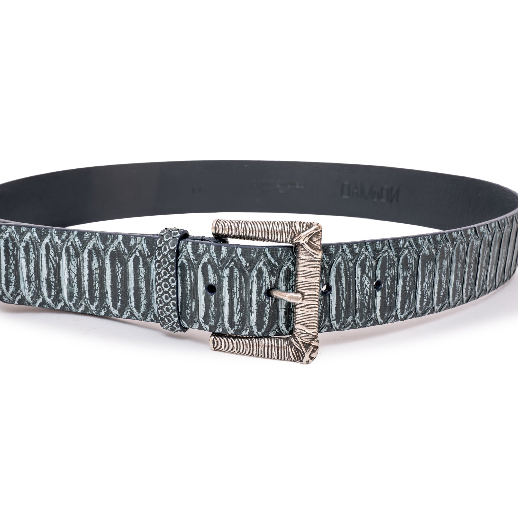 CINTURÓN GRIS STONE ESCAMA CENTRAL HILOS PLATA 4CM