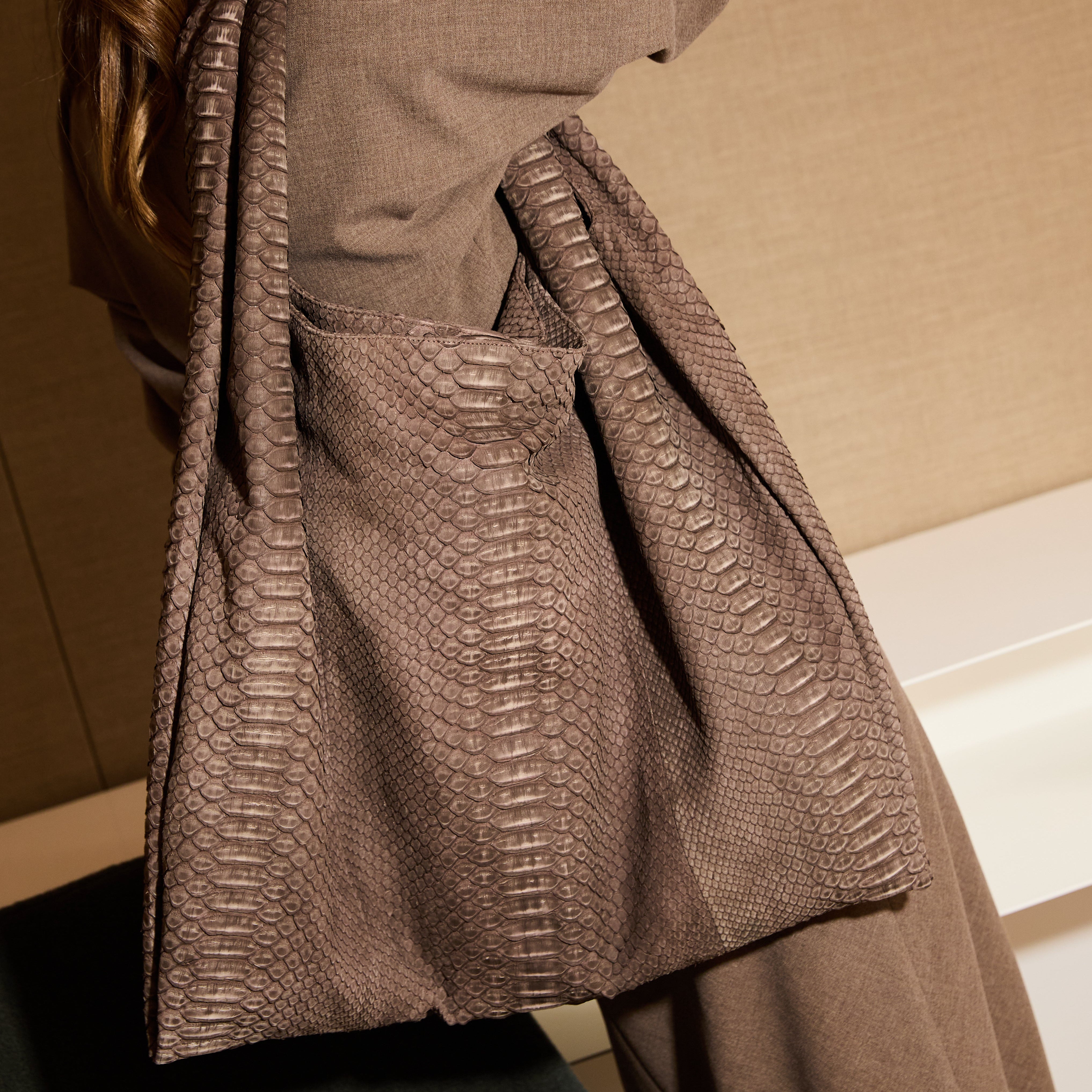 PULAU L MARRÓN OSCURO STONE