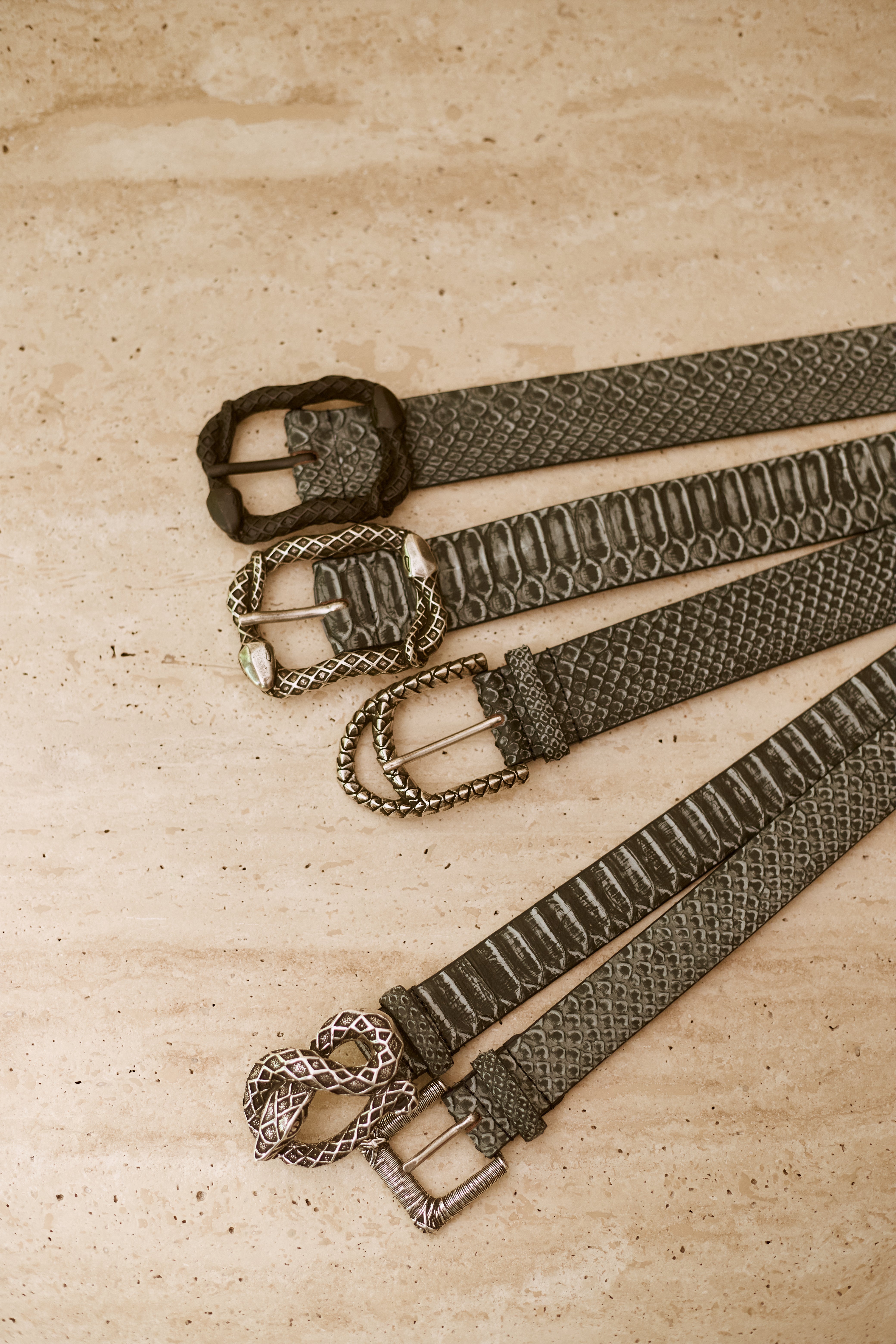 BLACK RECTANGULAR KHAKI BELT 4CM